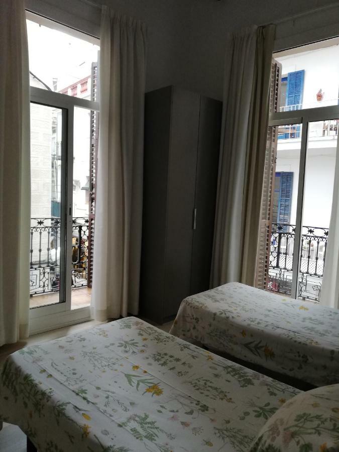 Hostal Parellades Σίτζες Εξωτερικό φωτογραφία