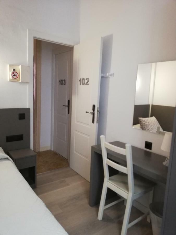 Hostal Parellades Σίτζες Εξωτερικό φωτογραφία